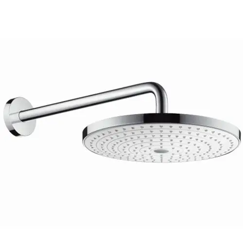 Hansgrohe Kopfbrause in Weiß und Chrom, runde Form mit mehreren mineralischen Düsen, montiert an einem schlichten, langen Brausearm.